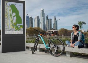 cartelería digital y punto de información interactivo