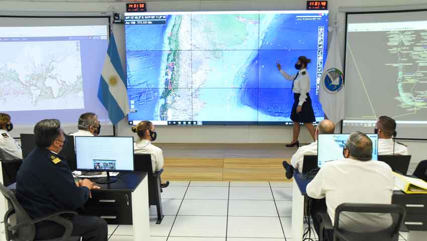 Central de operaciones de la Armada Argentina renovada por EXO