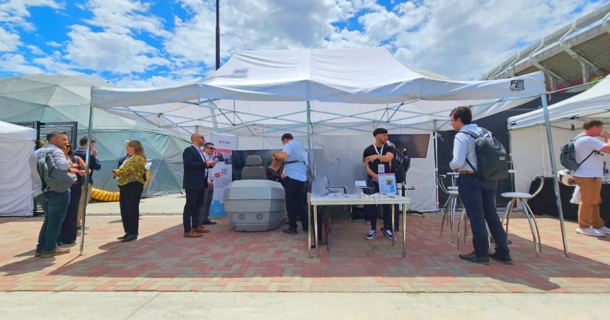 EXO Experiencia TIIC 2025 stand expo industrial