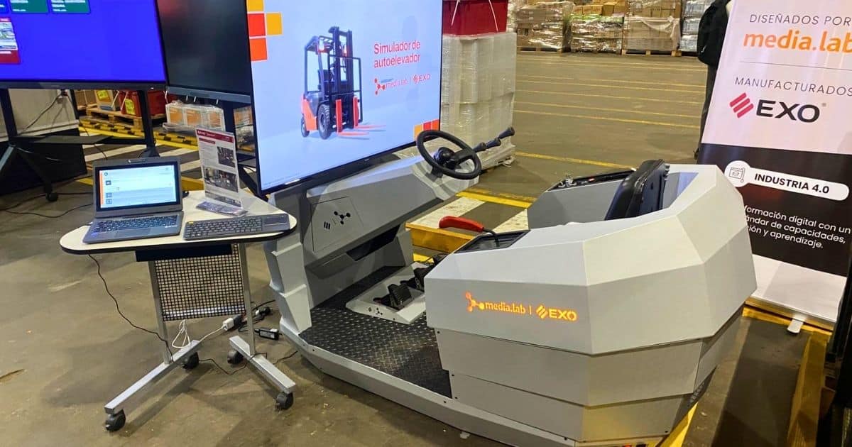 Simulador de autoelevador en jornada de Seguridad de COTO
